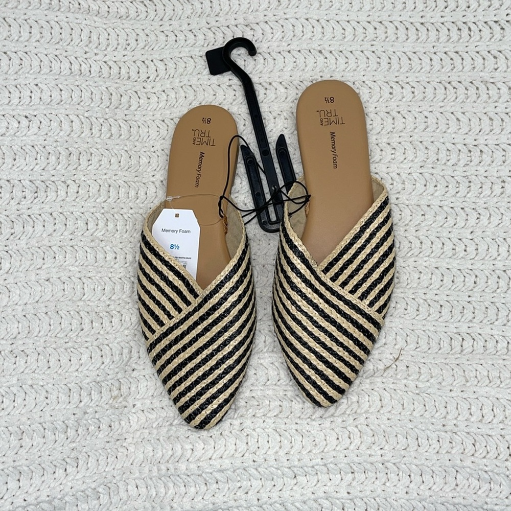 BNWT 8.5 black/Tan Mule shoe
